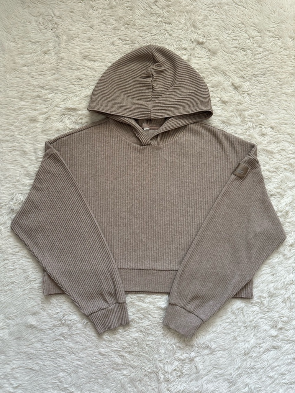 Alo Yoga Muse Hoodie Cropped Hooded Pullover Sweater Ribbed Knit Heather Tan - Picture 2 of 11